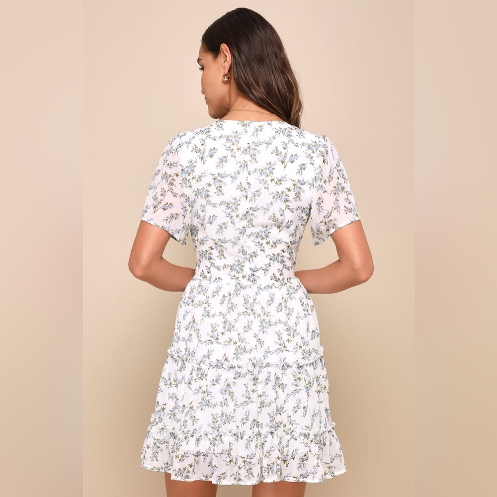 Lulus Coquette Romantic White & Blue Floral Tiered Short Sleeve Mini dress M - Picture 5 of 10